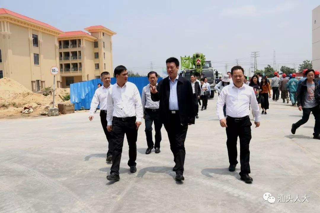 市人大常委会副秘书长顾伟文,李汉元,市人大常委会教育科学文化卫生